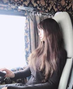 深田恭子に激似の美人トラック運転手が話題に