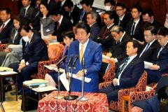 安部首相「有給休暇取りやすい対応お願いする」 休校対策で