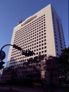 女子高生連れ去り容疑、男を逮捕 ２千万円要求の電話も