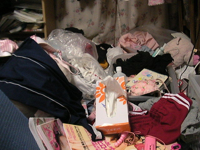 オタクってなんで汚い部屋に住んでデブで外見に気を使わないの ｗｗｗｗｗｗｗｗ ひまわり速報