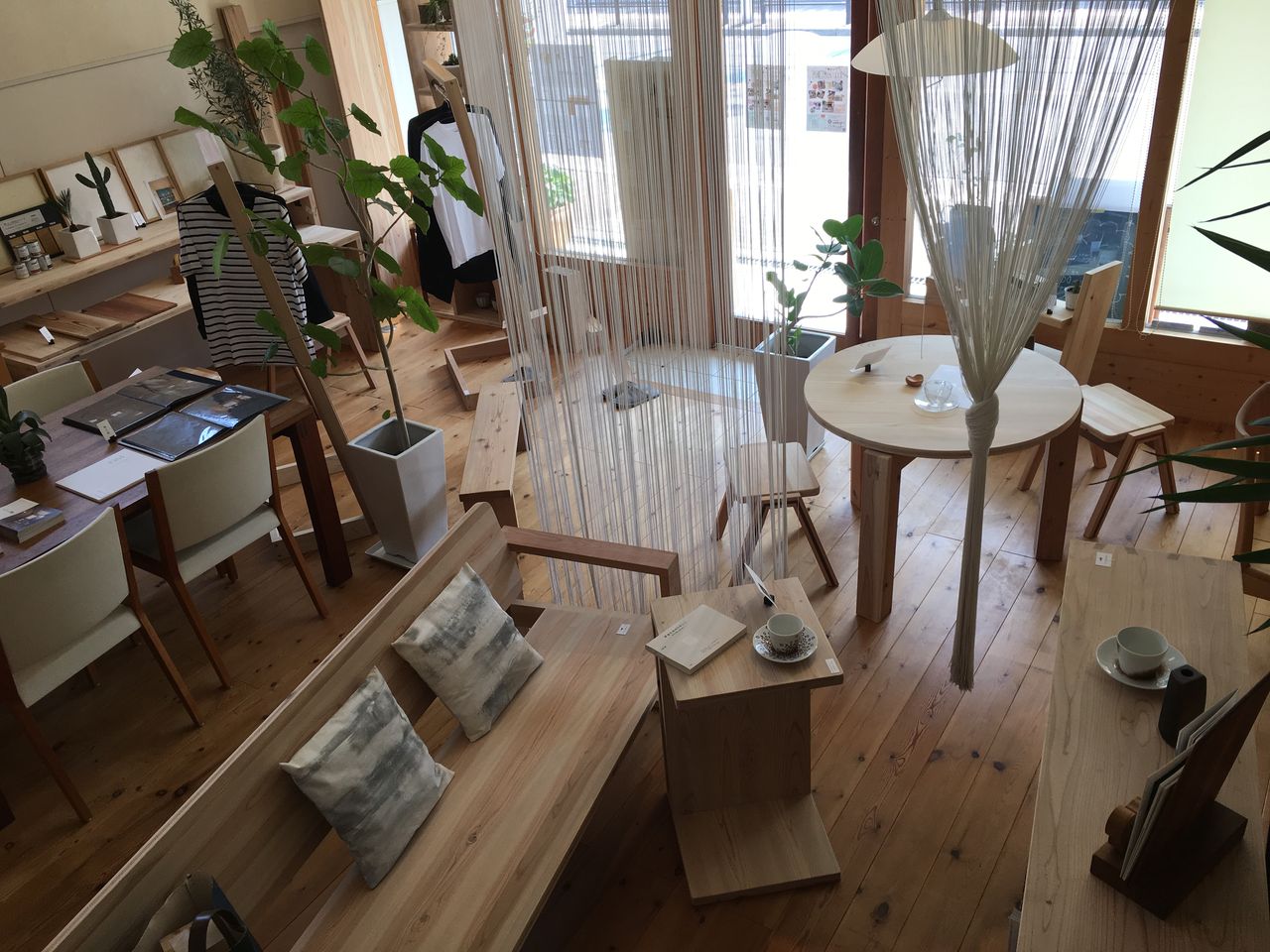 大工さんが作る家具 わざわ座 展示してます 住宅の工事現場や日々のできごとブログ