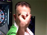 日向に向かってダーツ日記 効き目の矯正を試みる