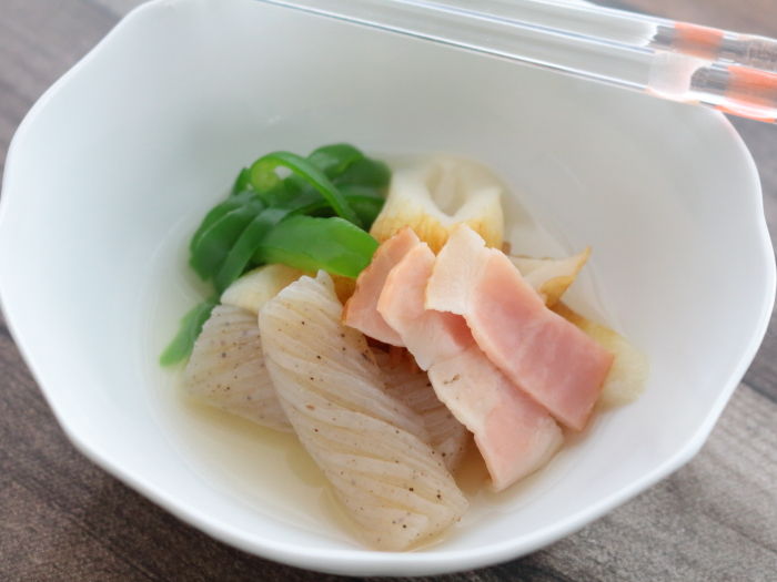 和の食材を洋風に使う ねじりこんにゃくとちくわのコンソメ煮 副菜でもスープでも どっちもいけちゃいます ひなcafestyle 和の食材を洋風に使う ねじりこんにゃくとちくわのコンソメ煮 副菜でもスープでも どっちもいけちゃいます ひなcafestyle