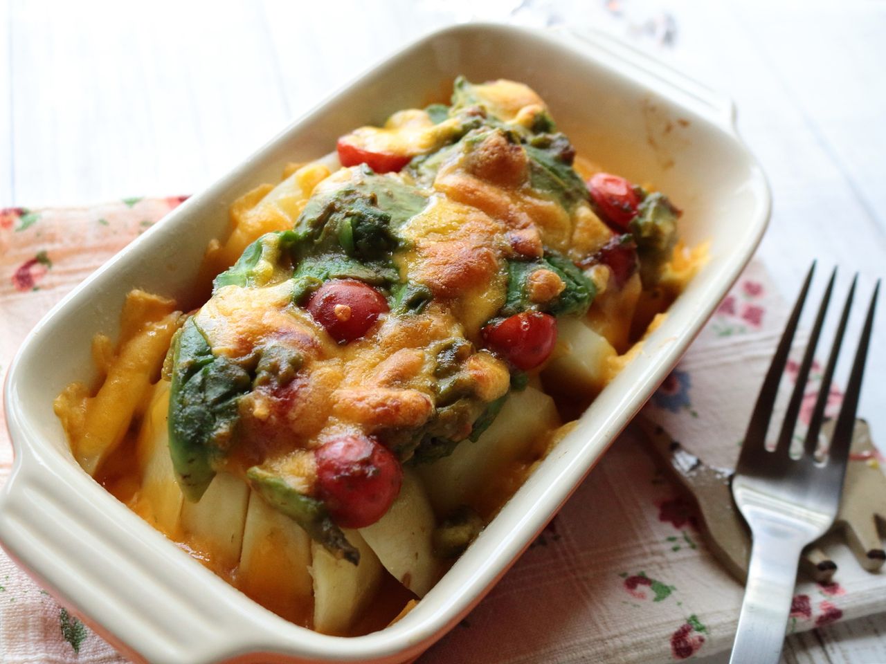 じゃがいもの アボカド ミニトマトの味噌チーズ焼き ひなcafestyle