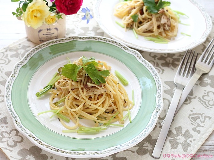 節約万歳♪きのこの和風パスタ（梅風味）☆冷蔵庫の半端ものから作るパスタランチ♪