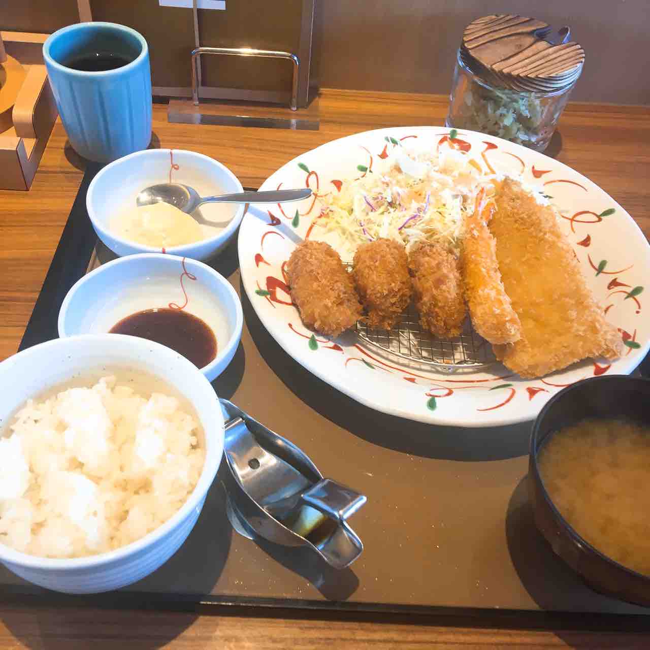カキフライミックス定食 やよい軒 ひのき建設 雑文箱 カキフライミックス定食 やよい軒 ひのき建設 雑文箱