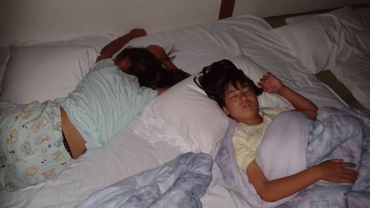 女子小学生 寝顔 夏合宿2024 戦士の寝顔(天使ver) : 火の鳥FC Liveリポート