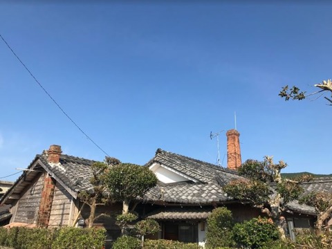 赤いえんとつの家