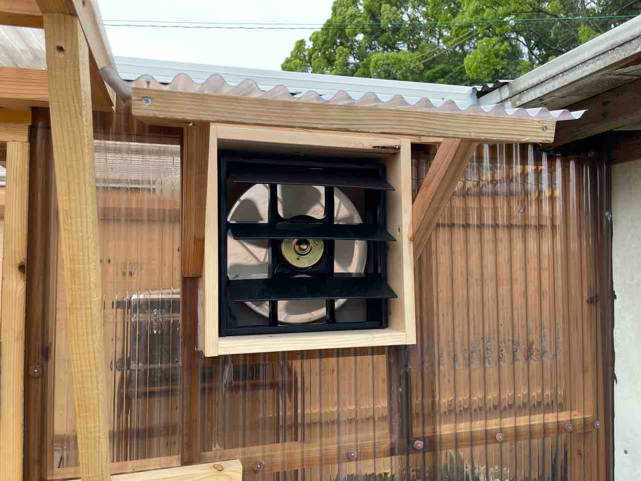 福岡糟屋郡宇美町 倉庫内に換気扇設置 福岡の便利屋 ダスメル