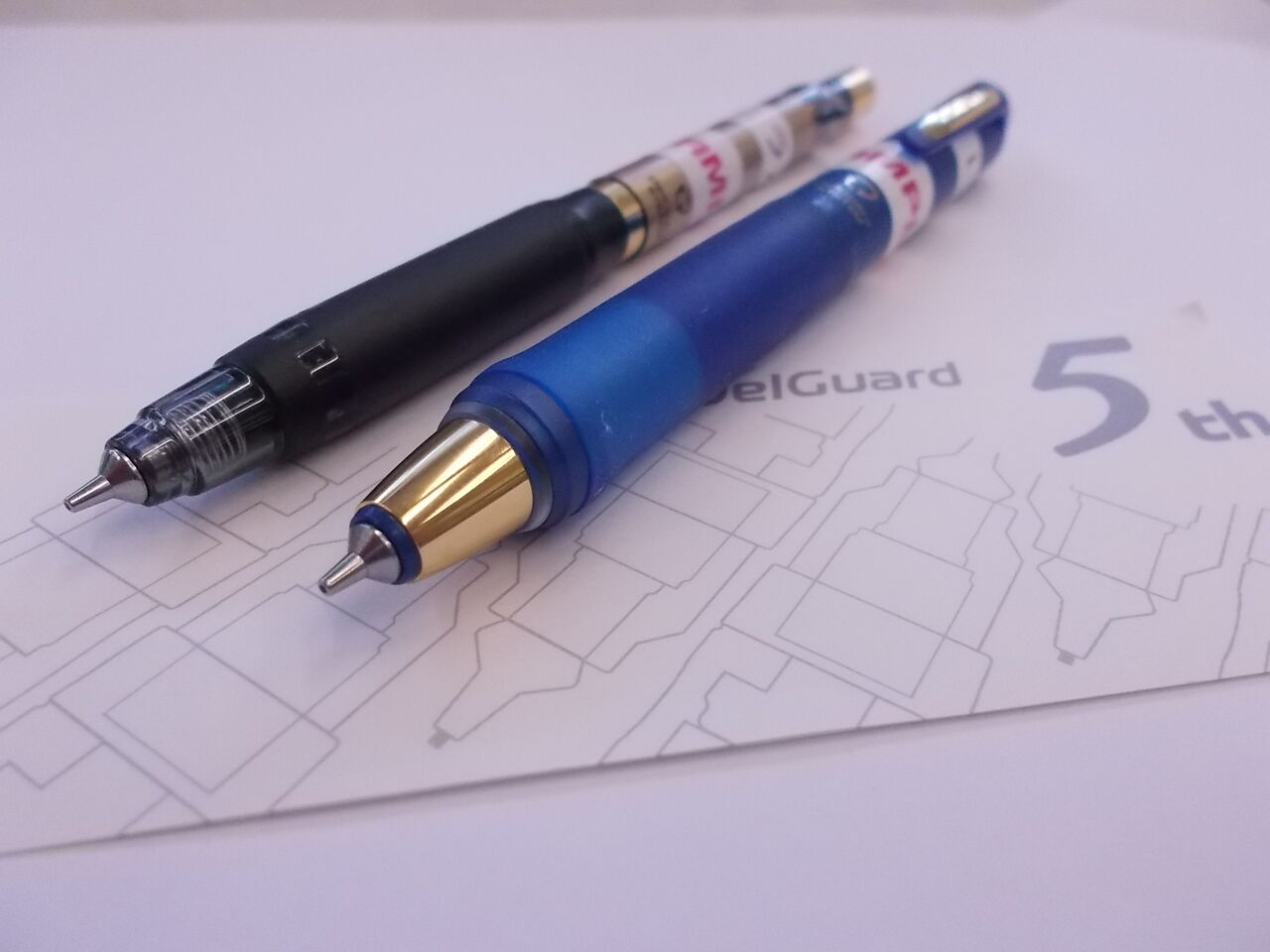 ヒラバ堂の文房具だより スムーズに書ける喜び 折れないシャープ デルガード５周年限定モデル