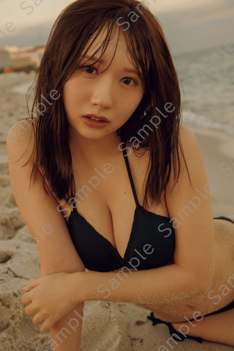 【日向坂46】黒ビキニかほりん、強すぎる