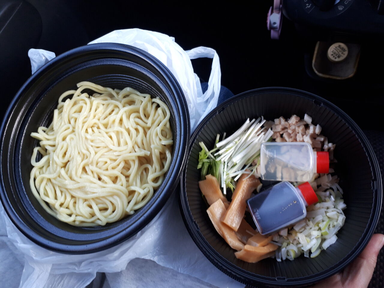 アヴラまつりでラーメンじじぃブログ 家系チェーン 壱角屋のテイクアウト 油そば 関東b級グルメドライブ ちょに らいでん がメタボで帰還