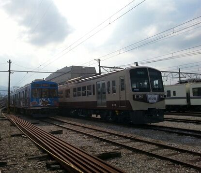 5db39123-s-1