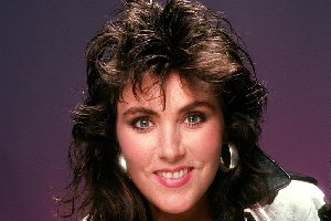 Laura-Branigan-02-900x0