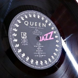 1219133705_5c19caf176509