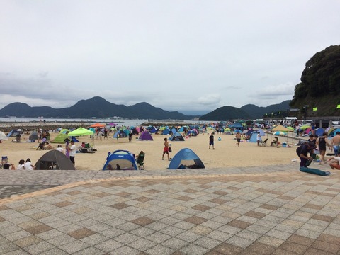 大賑わいのらららサンビーチ海水浴場