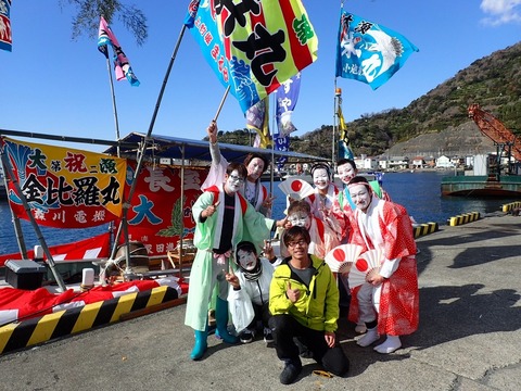 地元の漁師さんたちと記念撮影