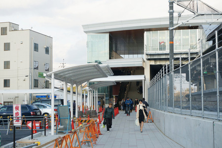 長尾駅前広場131228-13