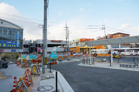 長尾駅前広場131228-09
