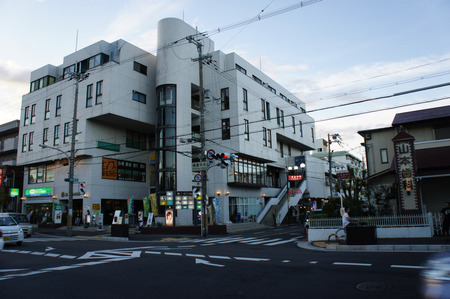 120916楠葉の電線02