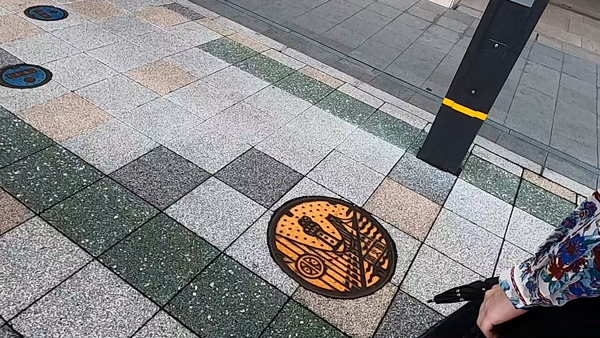 明石に枚方のマンホール.00_00_56_57.静止画006