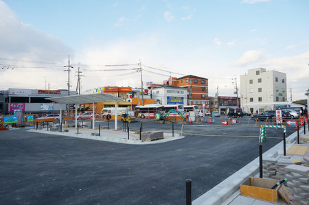 長尾駅前広場131228-11