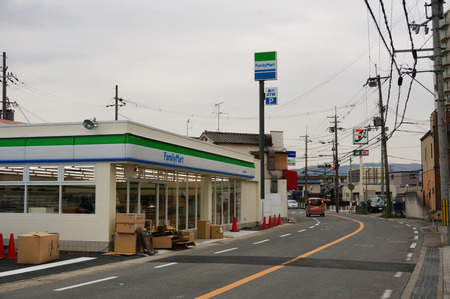 ファミリーマート枚方池之宮130212-04