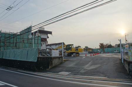 グルメシティ東香里解体121123-05