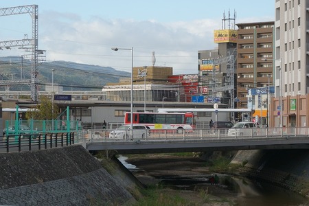京阪牧野駅前24時間駐輪場131016-05