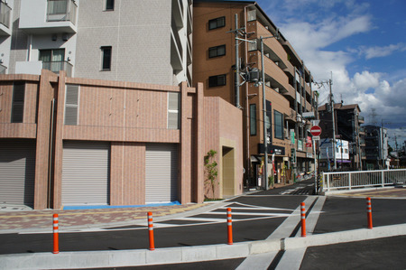 ローソン牧野駅前20120715162442