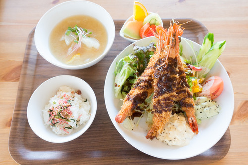 パラディッソランチ
