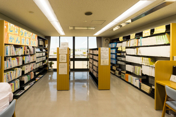 中央図書館-18082216