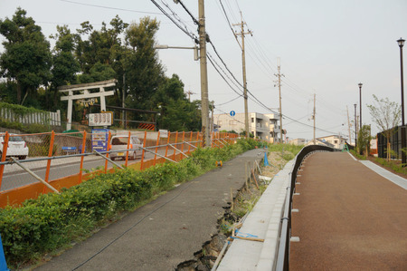 枚方茨木線歩道設置工事130815-46