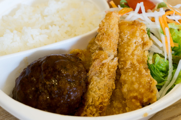 「Bistro Fumi(ビストロ フミ)」のテイクアウト『シェフの日替わり弁当』(枚方市岡本町)【ひらつーグルメ...