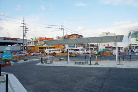 長尾駅前広場131228-10
