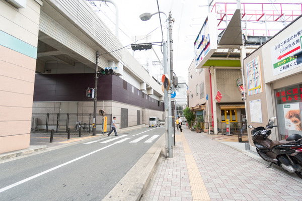 駅前-1