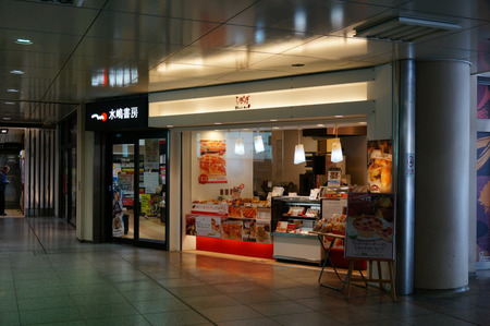 樟葉駅ビル130325-10