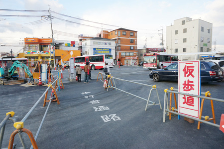 長尾駅前広場131228-19