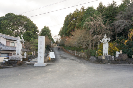 長尾駅東側-1