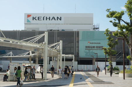 樟葉駅130925-26