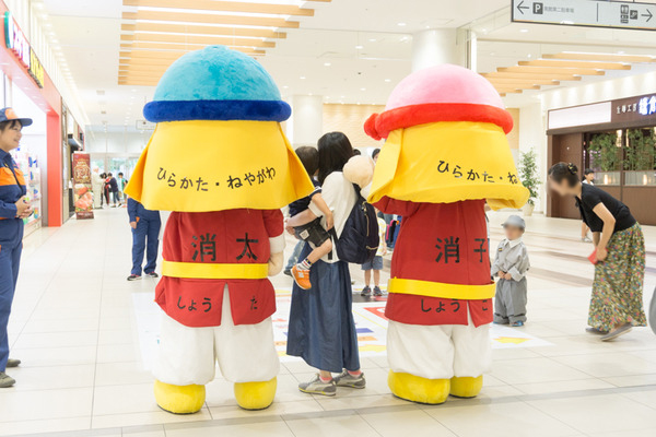 9913