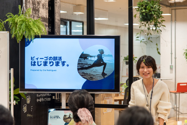 大阪・枚方市のコワーキングスペース ビィーゴのレンタル50インチ4Kディスプレイ