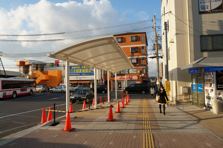 長尾駅前広場131228-27