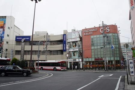 枚方市駅北口ロータリー120308