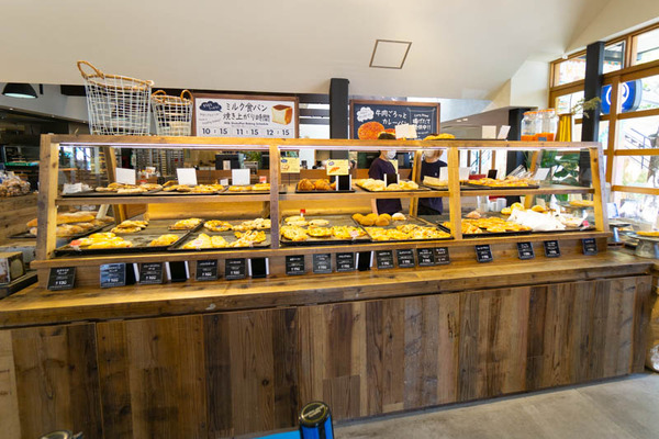 rbaker_広角_小-20210331