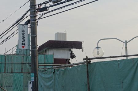 グルメシティ東香里解体121123-01