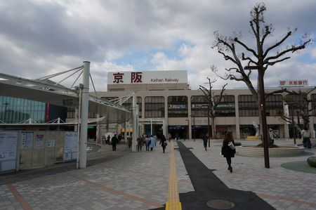 樟葉駅バスモニター130129-01