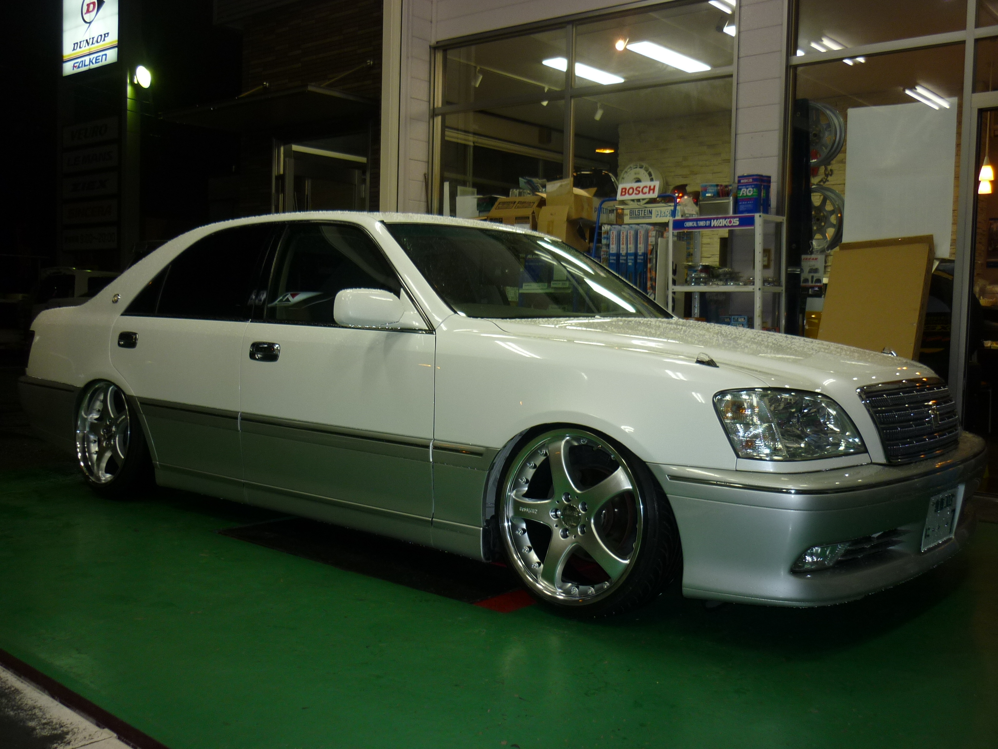 17クラウンにカールソン19インチ装着 平山タイヤサービス 店長の独り言