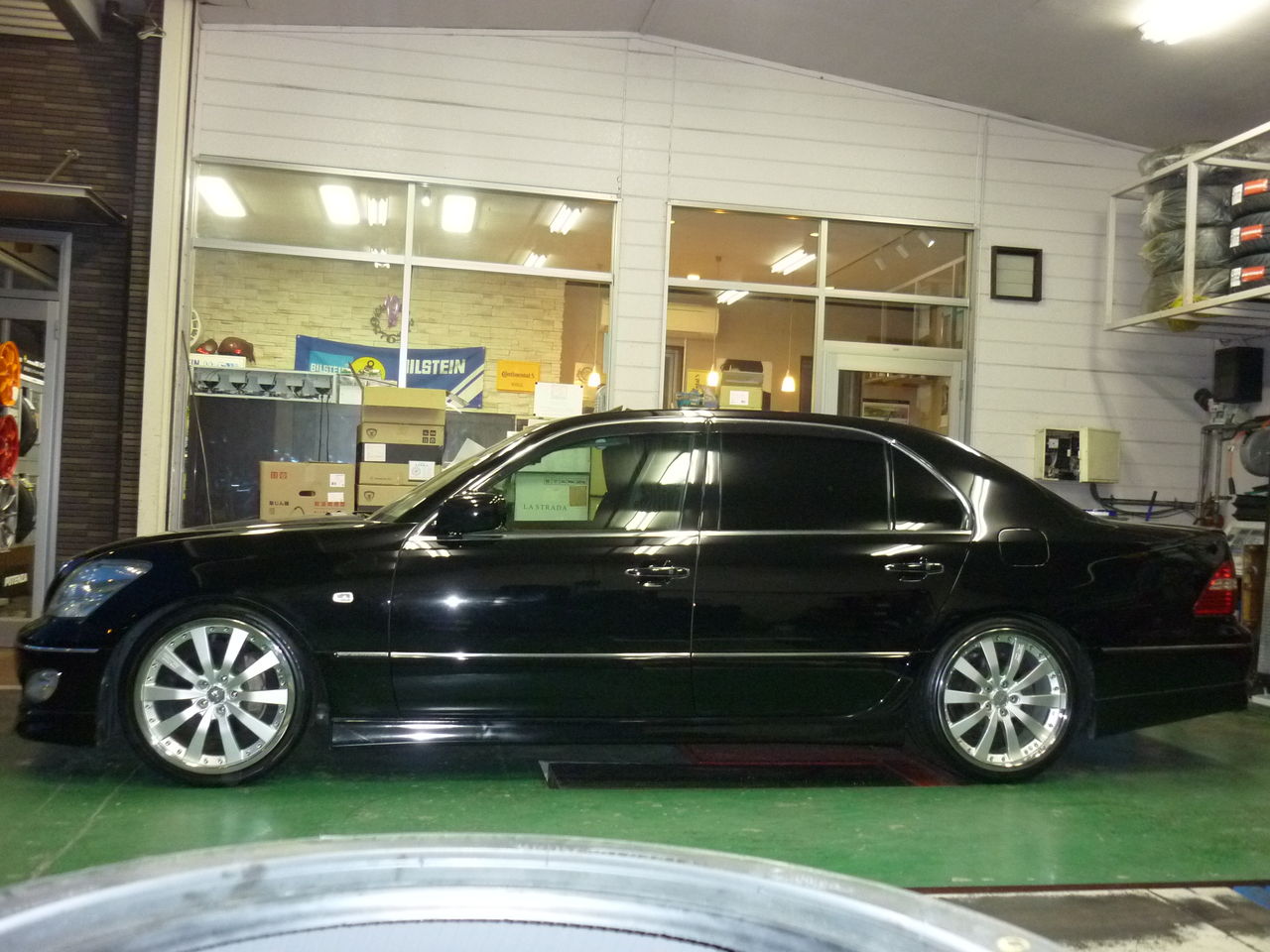 UCF31セルシオにOZレーシング20インチ装着 : 平山タイヤサービス