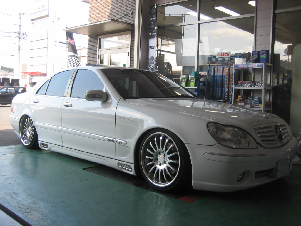 W220メルセデスベンツSクラスにカールソン19インチ : 平山タイヤ